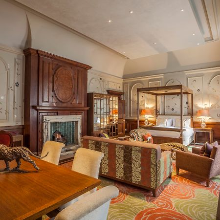 The Roseate Reading Hotel Luaran gambar The interior of the suite