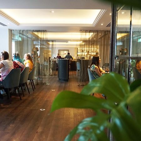 The Roseate Reading Hotel Luaran gambar The interior of the lounge