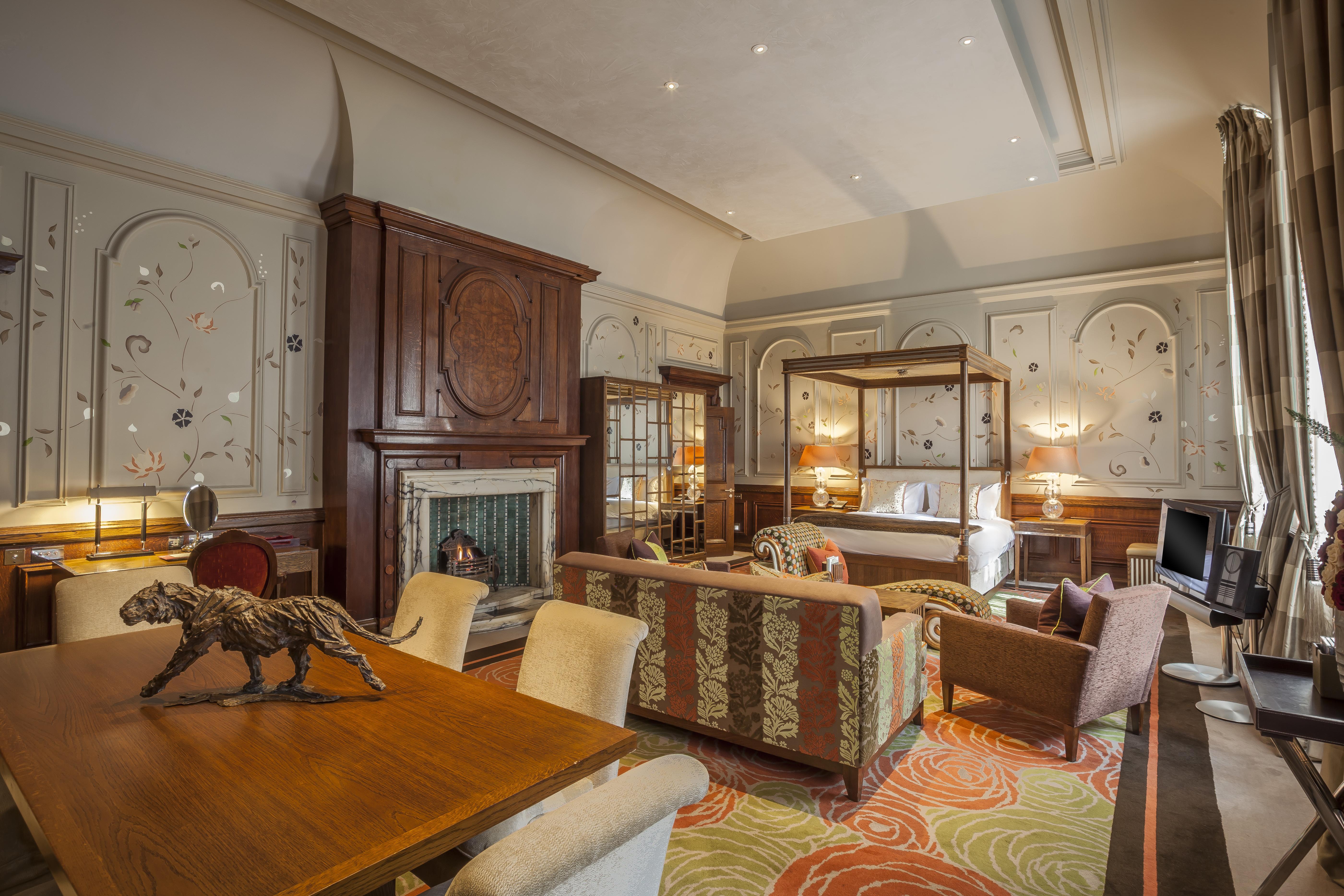 The Roseate Reading Hotel Luaran gambar The interior of the suite
