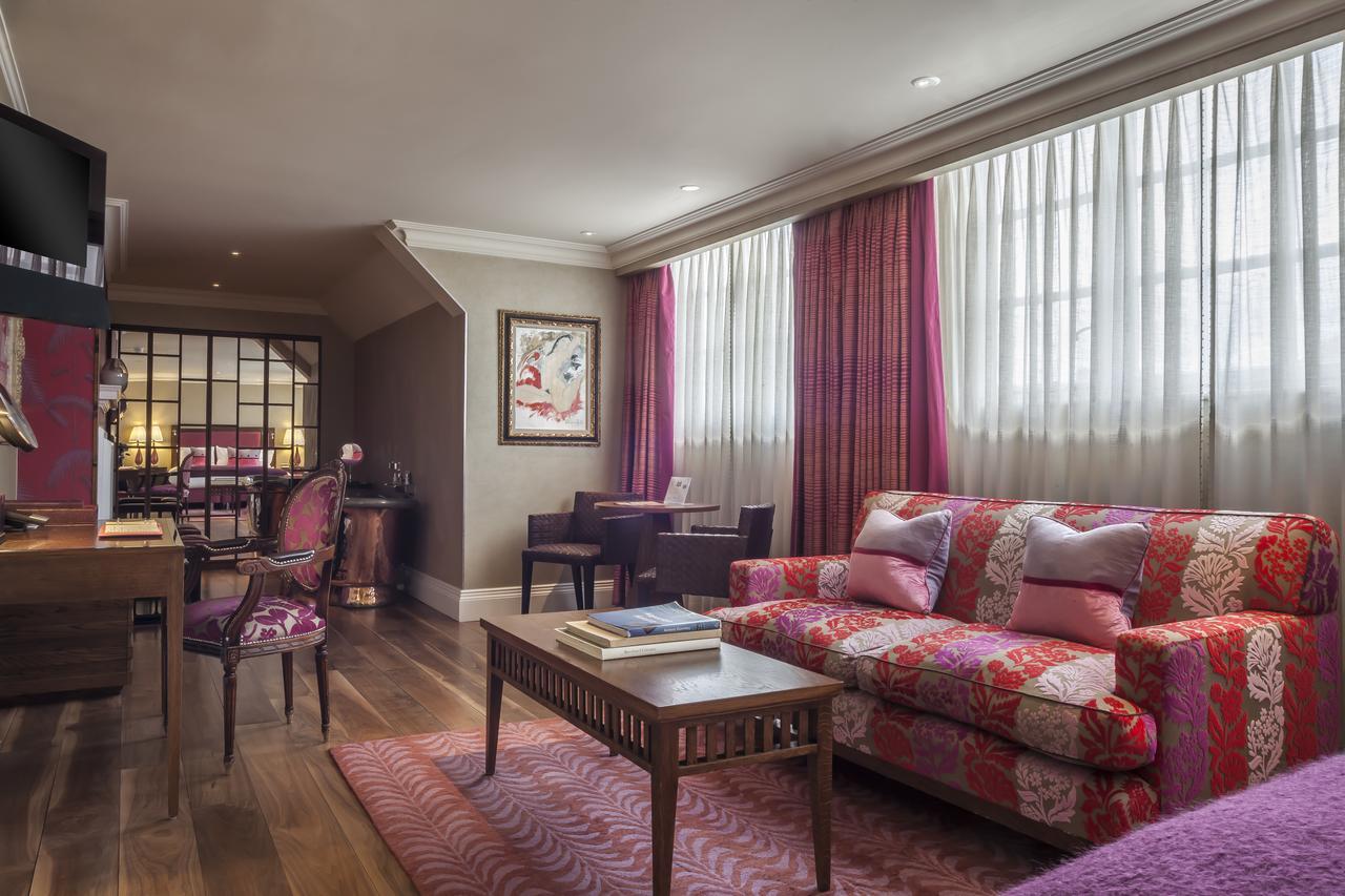 The Roseate Reading Hotel Luaran gambar A suite at the Mandarin Oriental London