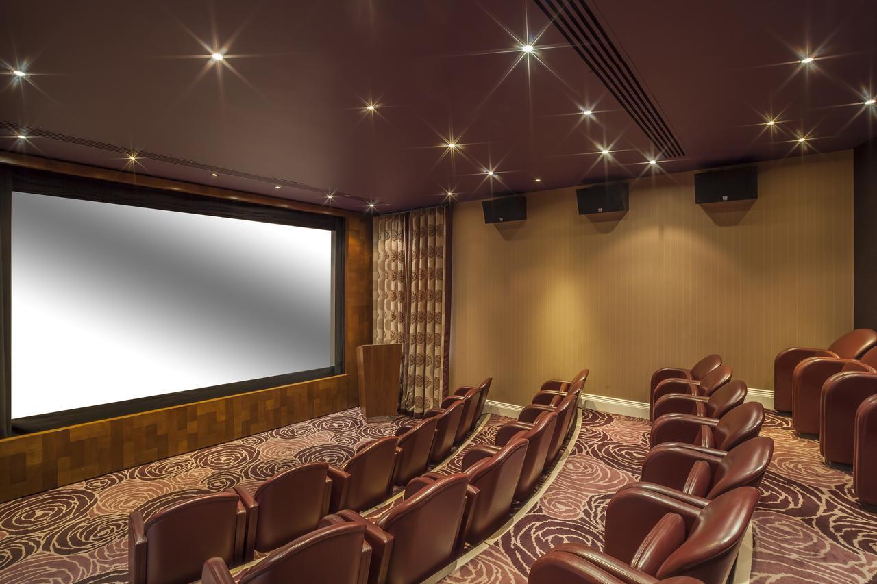The Roseate Reading Hotel Luaran gambar The cinema at The Dorchester